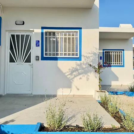 בית נופש Modern With Garden, Near - El Greco No 4 *