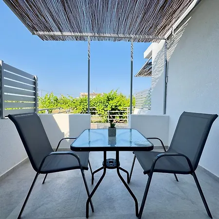 בית נופש Modern With Garden, Near - El Greco No 4