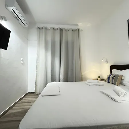 Modern With Garden, Near - El Greco No 4 Tatil Evi Tigaki