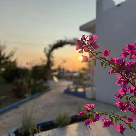 Modern With Garden, Near - El Greco No 4 * Тигаки
